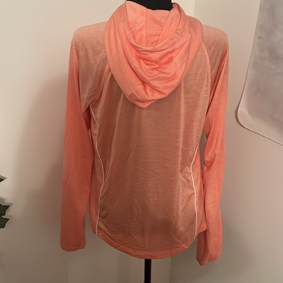 Pink under armor thin hoodie - Picture 4 of 8